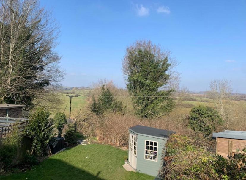 Meadow View - A Studio With Free Parking And A Sunny Terrace Lewes Esterno foto