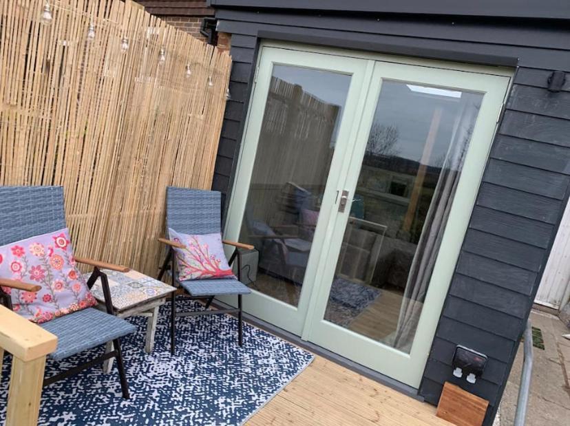 Meadow View - A Studio With Free Parking And A Sunny Terrace Lewes Esterno foto